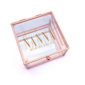 Boîte à bijoux élégante en laiton de style antique avec des gravures florales ornées et une construction robuste et parfaite pour les bijoux d'héritage - Product Image 5