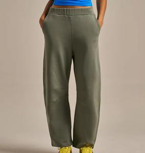 Pantalons de jogging slim fit pour femmes, streetwear personnalisé, multi-poches, impression, service OEM, pantalons de jogging pour femmes - Product Image 1