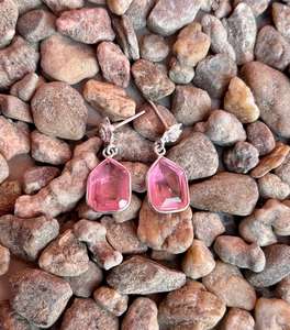 Boucles d'oreilles faites à la main en tourmaline rose en argent sterling 925. - Product Image 2