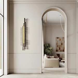 Lámpara de pared de metal negro de moda con artesanía minimalista y diseño artístico único para elevar la decoración del hogar y la iluminación elegante - Product Image 5