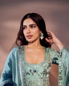 เสื้อและกางเกงปักลายพร้อมลายปักเลื่อมเลื่อมผ้าไหมสไตล์อินเดีย - Product Image 3