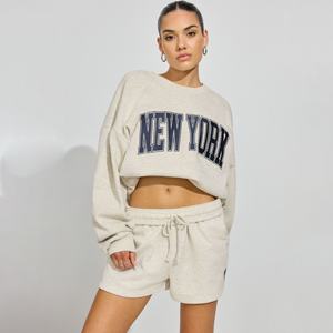 100% algodón de primera calidad Sudadera de cuello redondo conjunto de chándal verano 2 piezas conjunto de mujer de gran tamaño chándal y pantalones cortos conjunto - Product Image 3