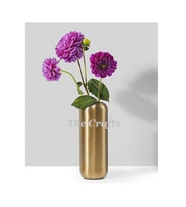 Vase à fleurs en métal couleur or avec différents motifs, pot à fleurs pour la décoration de mariage et d'événements - Product Image 3