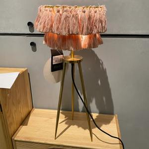 Lampe de table design Prince idéale pour la chambre à coucher, le salon, le bureau, le salon et la décoration intérieure créative ou le cadeau d'Inde - Product Image 4