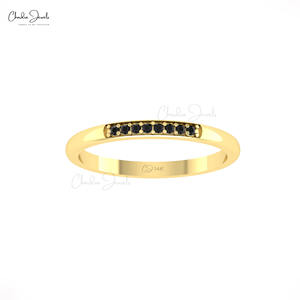 Anillo de Oro Sólido de 14k Hecho a Mano con Diamantes Negros de Corte Brillante de 1.2mm, Diseño de Canal, Producto de Moda, Regalo para Compromiso - Product Image 3