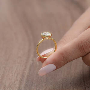 แหวนเพชรทรง Asscher แบบฝังขอบเพชรเม็ดเดี่ยว แหวนเพชรเลี้ยงในห้องปฏิบัติการ หินหลักทองคำแท้ 14k ของขวัญที่สมบูรณ์แบบสำหรับผู้หญิง - Product Image 3