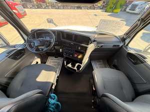 พร้อมใช้งาน รถบรรทุกหัวลากมือสอง ปี 2023 ยี่ห้อ International LT Sleeper หลังคาสูง 450 แรงม้า เกียร์อัตโนมัติ 12 สปีด พร้อมส่งออก - Product Image 4