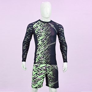 Conjunto de camisa y pantalones cortos Rashguard, ropa deportiva de compresión transpirable de secado rápido para gimnasio MMA y entrenamiento al aire libre, venta al por mayor - Product Image 1