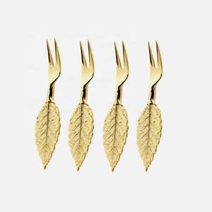 Ensemble de fourchettes en acier inoxydable doré fantaisie avec poignée en feuille de cerisier sauvage et design en relief pour la maison et la salade de mariage et la fourchette à fruits - Product Image 2