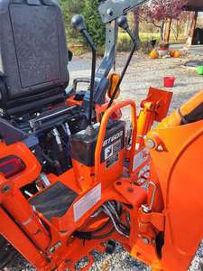 LIVRAISON GRATUITE TRACTEUR KUBOTA BX23S D'OCCASION 21,6 CV CHARGEUR FRONTAL 4 EN 1 BOÎTE À OUTILS TOIT PARASOLEIL APPROUVÉ EPA CE HYDRAULIQUE AUXiliaire - Product Image 3