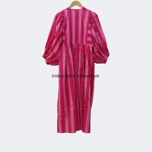 Hermoso Vestido de Algodón con Estampado Floral, Vestido para Uso Casual, Vestido con Estampado a Mano - Product Image 6