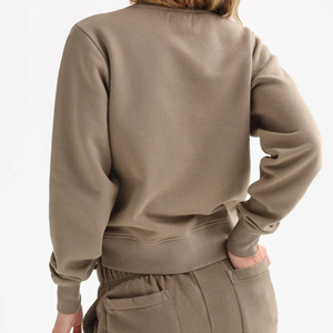 Sweat-shirt à col rond personnalisé pour femme, manches chauve-souris, tissu tricoté, polyester/coton, écologique, design décontracté d'hiver, logo sur le devant - Product Image 4