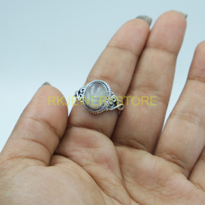 แหวนเงินแท้ 925 ทำมือ ประดับด้วยมูนสโตนทรงรี อัญมณีธรรมชาติ เครื่องประดับสำหรับผู้หญิง ของขวัญคริสต์มาส ของขวัญปีใหม่ - Product Image 6