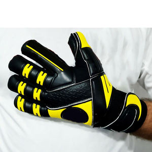 Protection des doigts de couleur noire et jaune porter une double couche nouveauté gants de gardien de but de football par des industries incroyables - Product Image 3