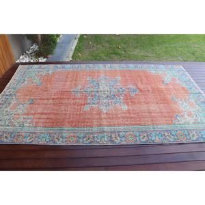 Grand tapis turc de 5,5 x 8,8 pieds, tapis vintage, tapis à pois rouges - Product Image 3