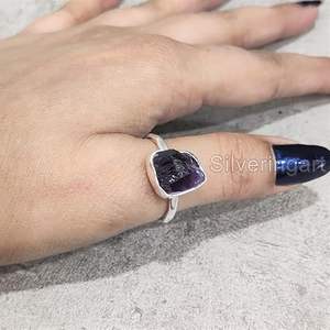 Anillo de Plata de Ley 925 con Amatista Natural, Piedra de Nacimiento de Febrero, Martillado, Hecho a Mano, para Navidad o Cumpleaños - Product Image 3