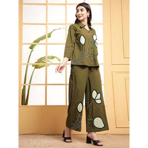 Conjunto de 2 Piezas Deebaco para Mujer, Color Oliva, Bordado Floral, Camisa de Manga Tres Cuartos con Pantalones, Atuendo Casual de Primavera/Verano - Product Image 6