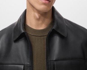 เสื้อแจ็คเก็ตหนังแท้สีดำสำหรับผู้ชาย คอตั้ง ซิปหน้า หนังแกะแท้ สไตล์ลำลอง เป็นมิตรกับสิ่งแวดล้อม แบบบอมเบอร์ - Product Image 3