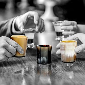 Verre en corne poli pour les boissons, tasse élégante et légère, idéale pour le jus, l'eau, la bière et les boissons gazeuses, tasse à boire authentique en corne - Product Image 3