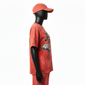 Camiseta de Algodón con Lavado Ácido para Mujer, 180 GSM, Tejido Suave y Transpirable, Color Rojo Vintage, Logotipo Personalizado con Serigrafía, Camisetas Transpirables - Product Image 3