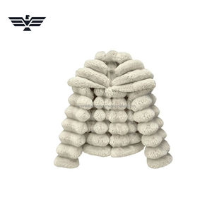 Dernier modèle de veste matelassée rose élégante et luxueuse pour femme, imperméable, douce, en fausse fourrure, avec rembourrage en coton, pour l'hiver. - Product Image 5