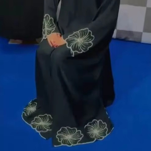 Vêtements islamiques traditionnels musulmans élégants et modestes pour femmes, vêtements de fête pour le travail à la main, Abaya Style Dubaï-Accessoire inclus - Product Image 1