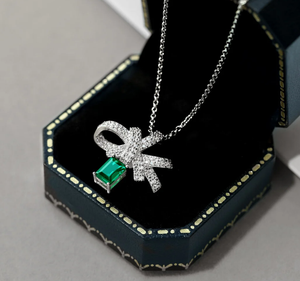 Luxurious Flower Shape Emerald Cut <b>Necklace</b> <b>Diamond</b> Gold <b>Diamond</b> <b>Necklace</b> Personalized Brass <b>Necklace</b> Pendant - Product Image 3