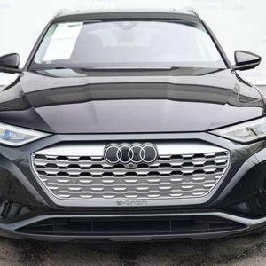 Q8 E-Tron 2024 Usado, Versión Premium Plus Estándar, SUV Eléctrico con Tracción en las Cuatro Ruedas - Product Image 1