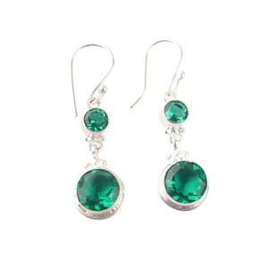 Boucles d'oreilles clous en argent sterling vert émeraude, faites à la main, bijoux de naissance de mai, cadeau élégant pour femme, plaqué or, occasion de fête - Product Image 2