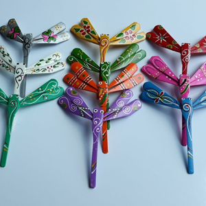 Jouet écologique de souvenir de libellule d'animal de bambou peint à la main et décoration de Noël fabriqués au Vietnam - Product Image 2