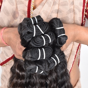 Paquets bouclés de cheveux humains du temple indien bruts non transformés avec double trame et extrémités dessinées simples Extensions fournies par le vendeur - Product Image 5