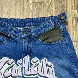 Top fabricant de shorts en jean pour hommes avec taille personnalisée Top tendance nouveau design shorts en denim en vrac - Product Image 3