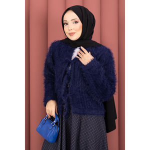 เสื้อคลุมคาร์ดิแกนกำมะหยี่สีน้ำเงินกรมท่าแบบสบายๆ ของ Vera พร้อมเชือกผูกด้านหน้า ปักลายผ้าขนสัตว์ ยาวพิเศษ พิมพ์ลายฤดูใบไม้ผลิ ตกแต่งด้วยกระดุม - Product Image 3