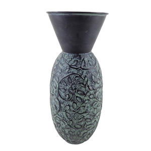 Vase à fleurs en métal au design moderne, pot de fleurs à patine grise pour la décoration de salon et d'hôtel dans la décoration intérieure - Product Image 1
