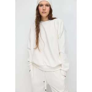 Sudadera Básica de Tacto Suave en Tela Turca - Product Image 2