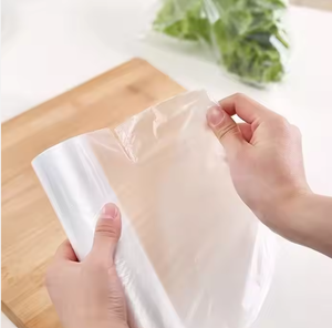 Très bon prix Sacs Singlet en plastique biodégradable Pla Fruits Légumes T-Shirt Food Bag on Roll From Vietnam HM brand - Product Image 2