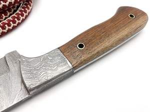 มีดเชฟเหล็กคาร์บอนดามัสกัสทำด้วยมือพร้อมปลอกหนังและที่จับไม้ - Product Image 3
