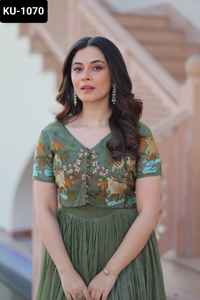 Les plus beaux vêtements ethniques indiens Tissu croustillant argenté Anarkali Robes de fantaisie avec broderie Robes de fantaisie indiennes à col rond - Product Image 3