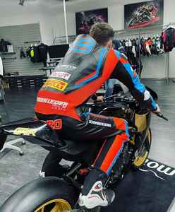 Combinaison de course en cuir pour moto, combinaison de moto en cuir épais, fabriquée au Pakistan, vêtements de moto, combinaison de course, kangourou, qualité supérieure - Product Image 1