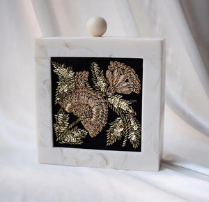 Bolso de mano de resina hecho a mano con el mejor diseño para bodas y fiestas, bolso de mano con bordado de LUXURY CRAFTS - Product Image 1