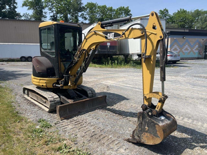 Mini-excavatrice d'occasion pour 305.5e2 5 tonnes avec moteur, pompe et engrenage - 99 kg légère - Belgique - Product Image 3