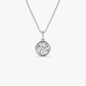Collier pendentif captivant en diamant de laboratoire de forme ronde 1,00 carat E-F VS avec chaîne en or 14K pour occasions spéciales et soirées - Product Image 1