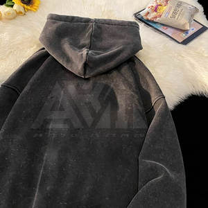 เสื้อฮู้ดดี้ผู้ชายสไตล์ดีไซเนอร์แนวสตรีทแวร์ ผ้าหนาแบบดิสเทรส ผลิตตามสั่ง สำหรับฤดูหนาว พร้อมผ้าที่เป็นมิตรต่อสิ่งแวดล้อม ระบายอากาศได้ดี และโลโก้แบบกำหนดเอง - Product Image 3