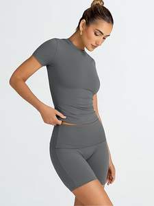 Logo de conception personnalisée nouveau style ensembles d'entraînement 2 pièces imperméables pour femmes de grande taille tenues de gymnastique courtes ensemble de yoga - Product Image 3