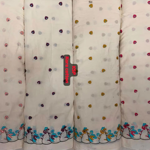 Tela bordada de algodón suave con patrones florales y geométricos, ideal para ropa de moda, accesorios y diseño de interiores - Product Image 1