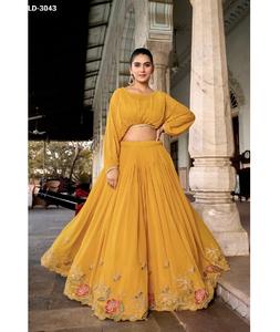 Vêtement ethnique indien en tissu georgette, chemisier fantaisie à motifs avec des paillettes et des broderies au fil, lehenga choli pour les occasions de mariage - Product Image 1