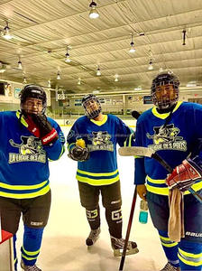 Ventes chaudes, ensembles d'uniformes de hockey sur glace personnalisés, service OEM, sublimation, respirant, logo personnalisé, numéro, unisexe, 100% polyester - Product Image 5