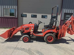 Venta al por mayor de mini tractor Kubota BX23S, solución agrícola premium con motor potente, fácil manejo y larga vida útil. - Product Image 5