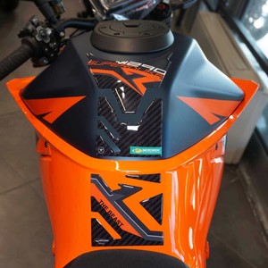Adesivi e Loghi 3D Personalizzati per Protezione Serbatoio Moto KTM 1290 Super Duke R 2020-2022 - Product Image 1