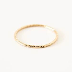 Bague en argent sterling 925 unique pour femmes plaqué or 18 carats bague de fiançailles en diamant minimaliste fête de mariage bijoux en gros - Product Image 1